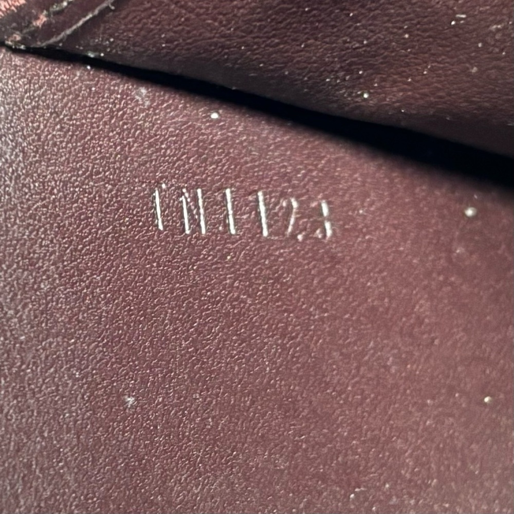 Authentic Louis Vuitton Amarante Vernis Sarah wallet - Picture 7 of 7